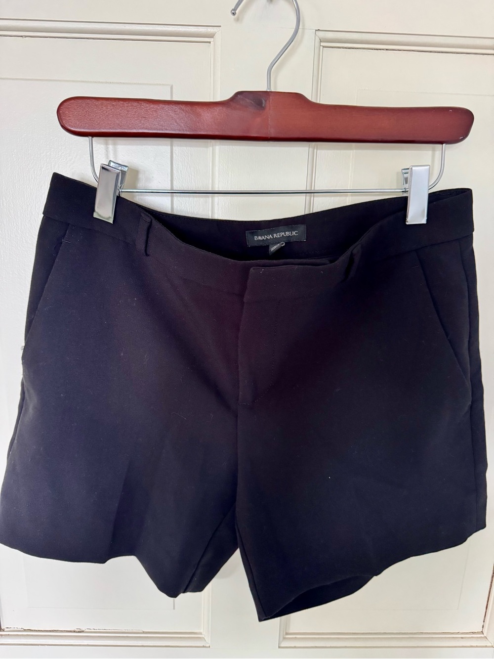 Banana Republic 4” Black Shorts, size 2